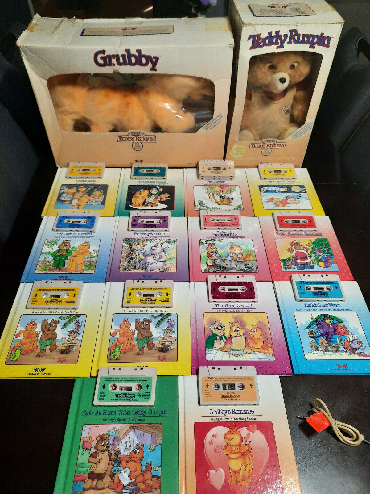Teddy Ruxpin + Grubby + 13 Books With Tapes To Each + Connection Cord.