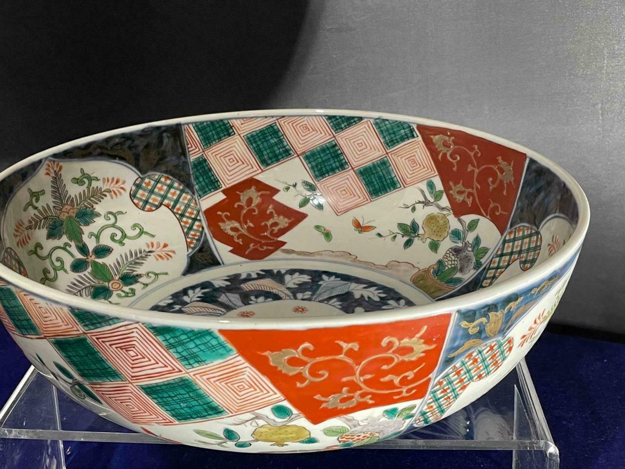 Fine Antique Japanese Imari Porcelain Bowl Large Bowl.